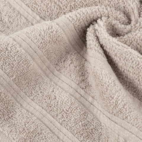 RĘCZNIK AMIRA (03)