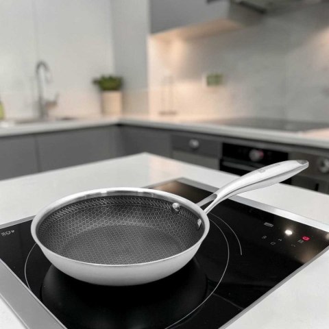 PATELNIA STALOWA 22cm Z POWŁOKĄ PLASTER MIODU 5549